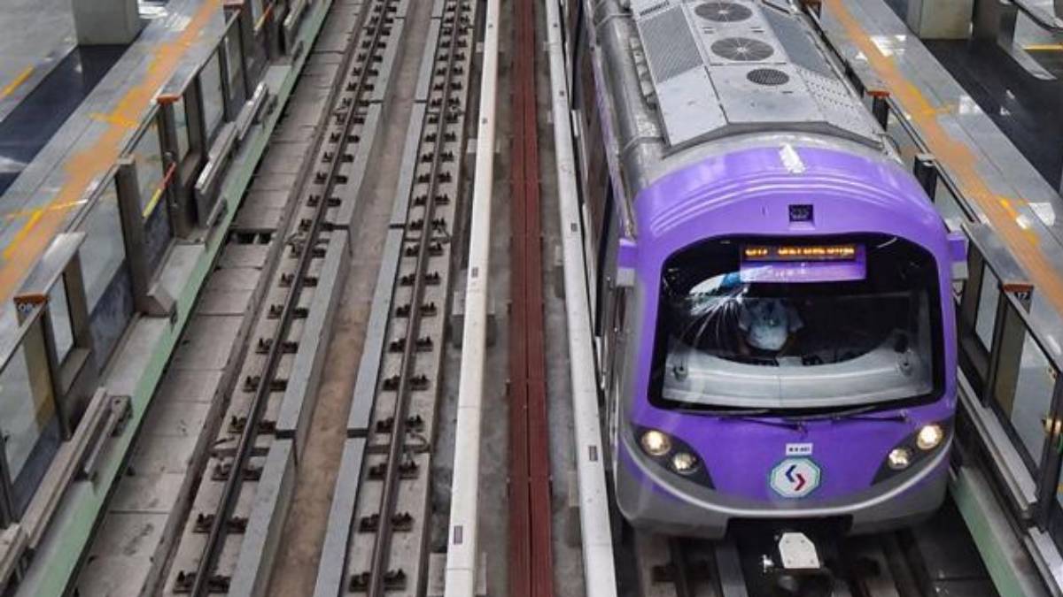 kolkata, kolkata news, kolkata metro, kolkata metro line, kolkata metro news, man suicide in kolkata metro, metro news, kolkata metro stops, kolkata north-south line