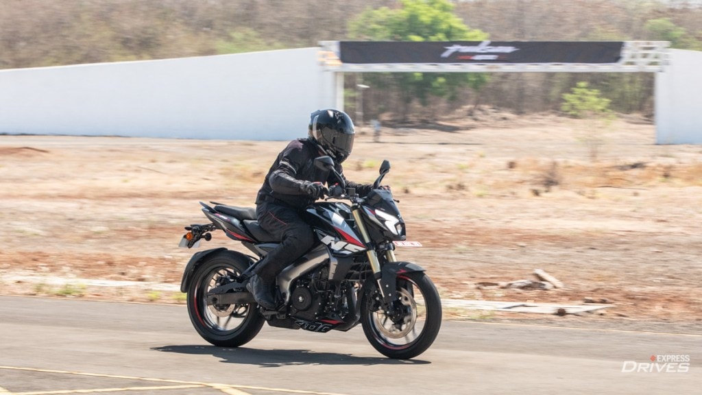 pulsar ns400z review