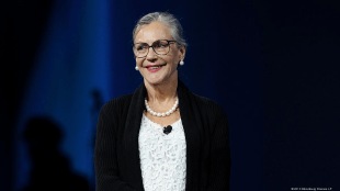 alice walton, alice walton net worth, walmart owner, walton family net worth