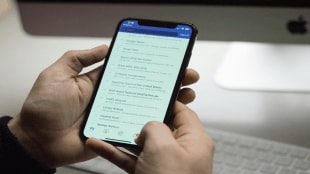 what is smartphone pinky, iPhone finger, smartphone finger,