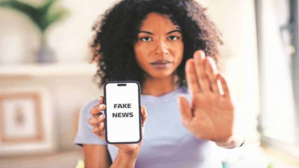 Fake News-Community Notes