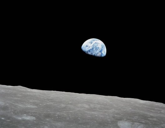 Earthrise Photo