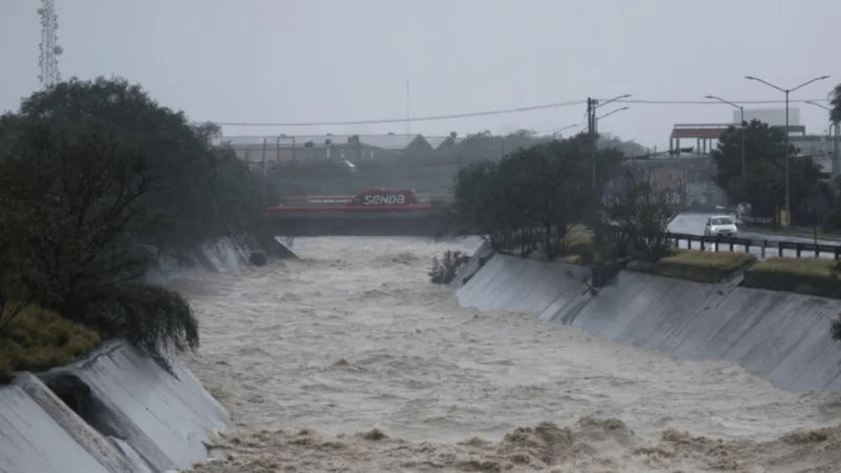 Beryl's centre is expected to pass roughly 26 miles (45 kilometres) south of Barbados (Photo: Reuters) Beryl's centre is expected to pass roughly 26 miles (45 kilometres) south of Barbados (Photo: Reuters)