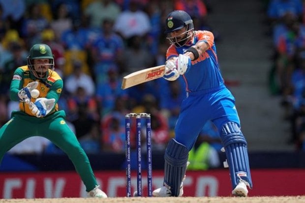 Virat Kohli and South Africa's Quinton de Kock in action. (Reuters)