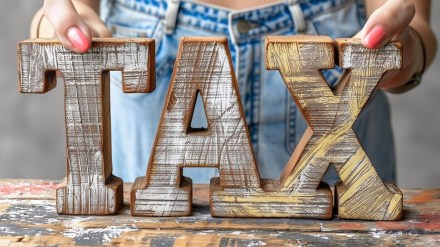 Budget 2024: More reasons to go for new tax regime! Modi govt may offer THESE tax incentives to woo taxpayers Budget 2024: More reasons to go for new tax regime! Modi govt may offer THESE tax incentives to woo taxpayers