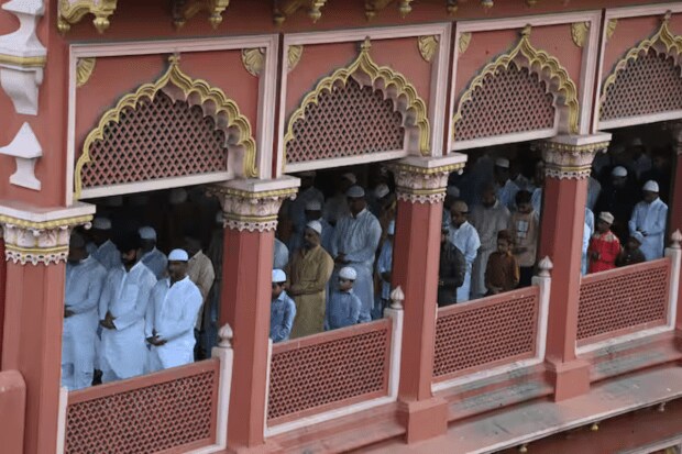 On the occasion of Eid-ul-Adha, Muslims perform namaz in Kolkata's Nakhoda Masjid. (PTI)