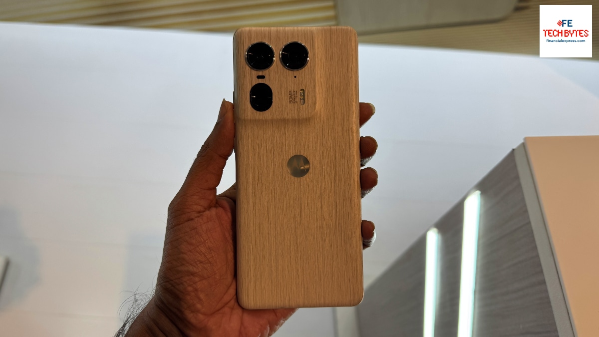 Moto Edge 50 Ultra nordic wood