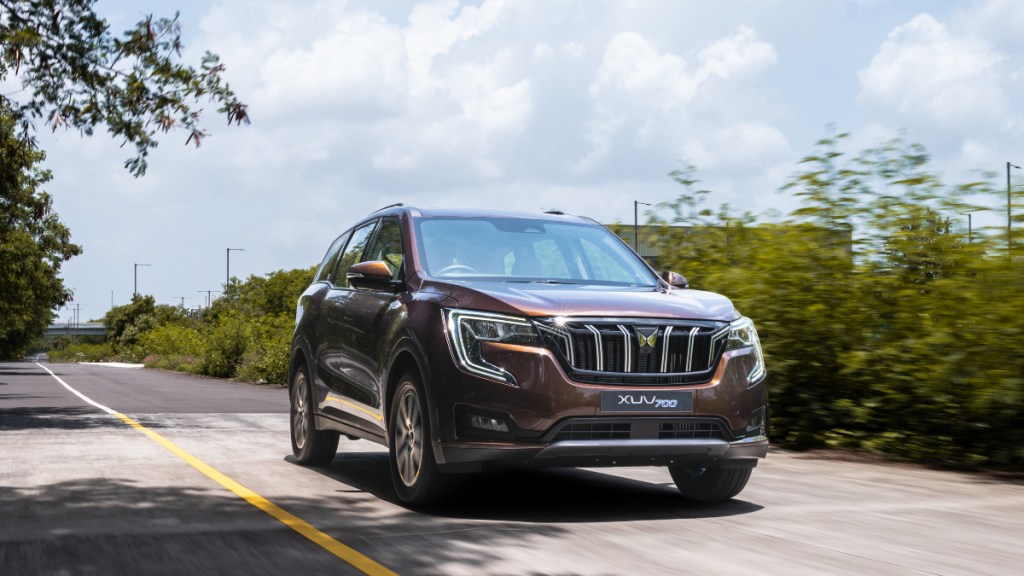 Mahindra XUV700 Burnt Sienna