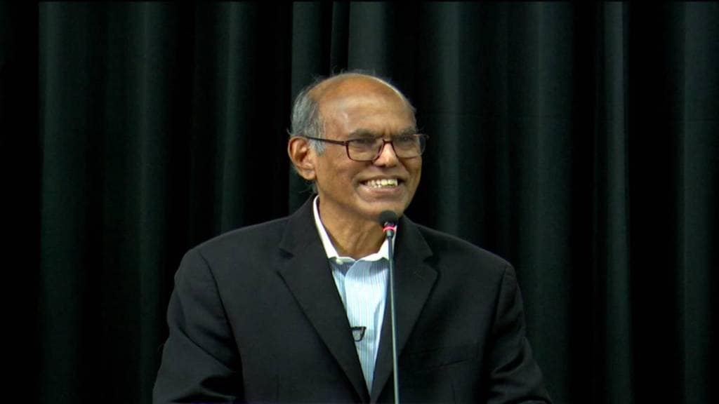 He began by sharing his journey from Sainik School to the Indian Institute of Technology (IIT). 