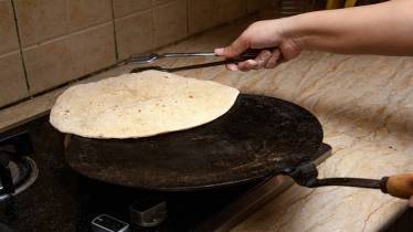 GST, what is GST, GST on roti, GST on paratha, restaurant food GST, hotel GST, restaurant GST rates, lifestyle