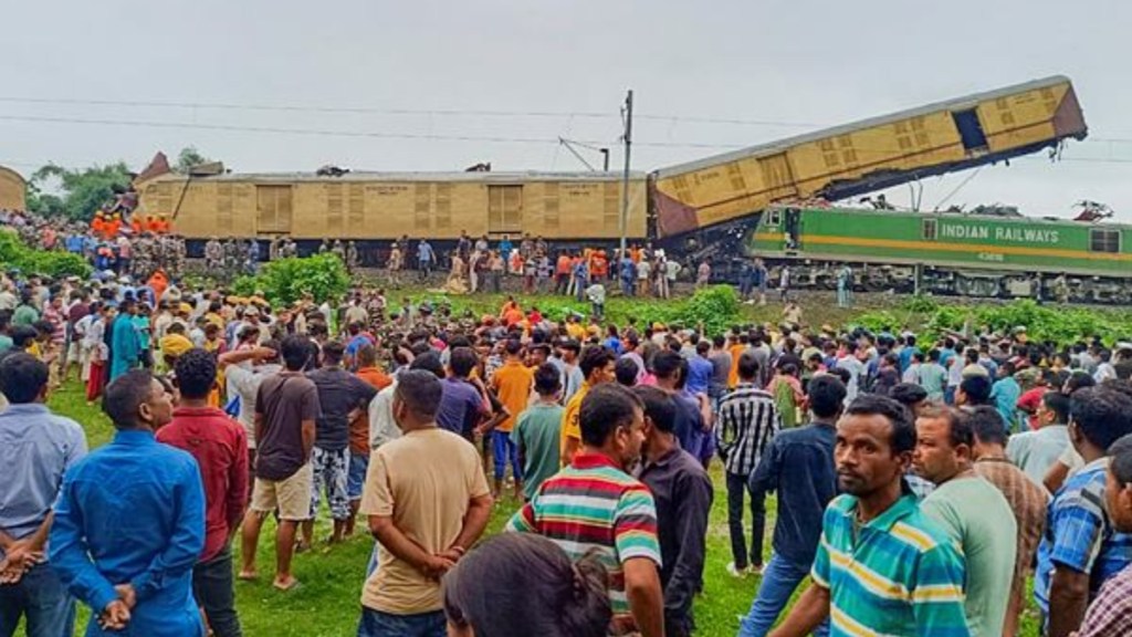 kanchanjunga express, train accident, train accident today, kanchanjunga express accident, 17 june 2024, agartala, kanchenjunga west bengal train accident, jalpaiguri, new jalpaiguri, bengal train accident, kanchenjunga accident, rangapani station, kanchanjunga express route, kanchanjangha, rail accident today, rail accident, kanchenjunga express, today train accident, darjeeling train accident, train accident in bengal, railway accident, darjeeling news, rangapani, today train accident news