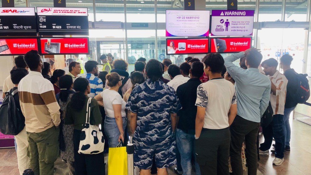 SpiceJet’s SG8158 flight from Mumbai to Delhi was originally scheduled for 9 am today but was delayed by at least eight hours. SpiceJet’s SG8158 flight from Mumbai to Delhi was originally scheduled for 9 am today but was delayed by at least eight hours.