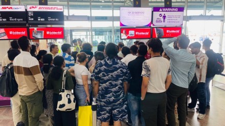 SpiceJet’s SG8158 flight from Mumbai to Delhi was originally scheduled for 9 am today but was delayed by at least eight hours.