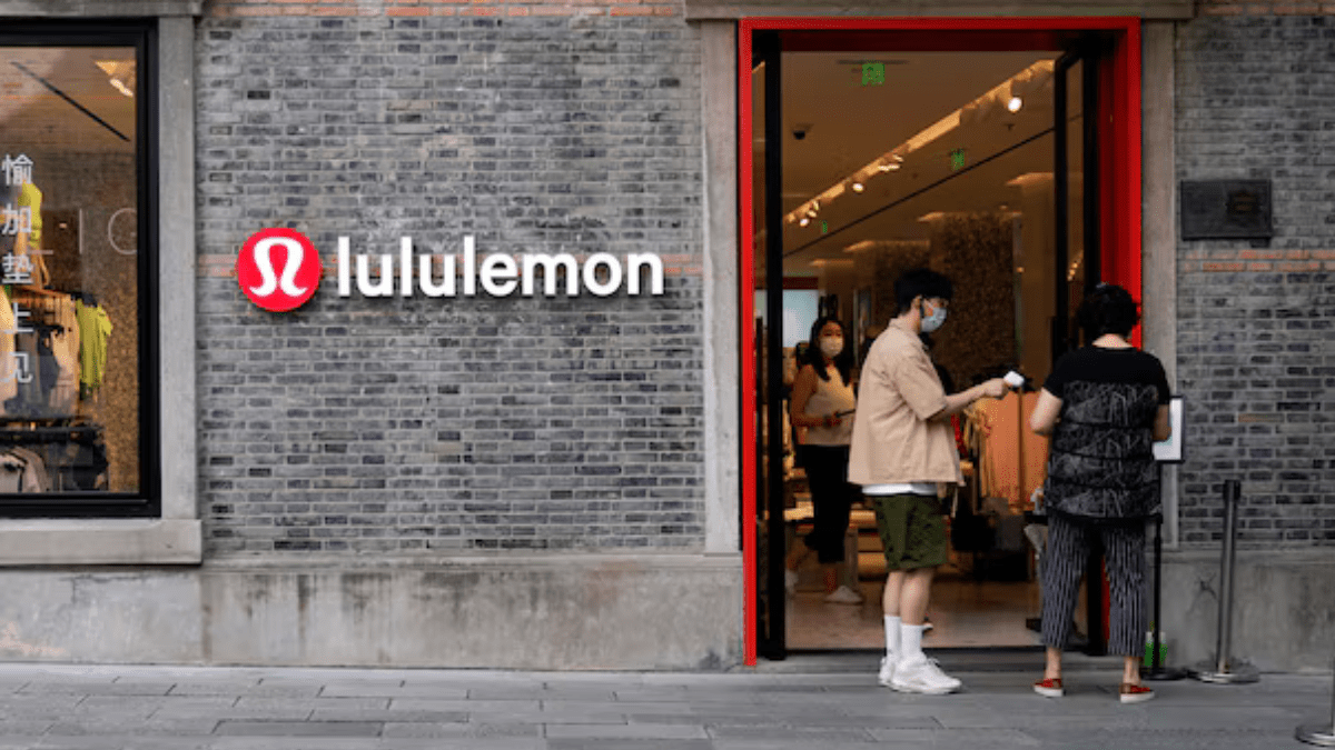 By comparison, Nike’s sales in the Greater China market rose 4.5% in its most recent quarter, though off a much higher base than smaller rivals. By comparison, Nike’s sales in the Greater China market rose 4.5% in its most recent quarter, though off a much higher base than smaller rivals.