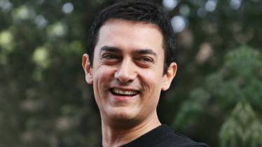 Aamir Khan, Aamir Khan flats, Aamir Khan houses, Aamir Khan mumbai house, Aamir Khan buys house, who is Aamir Khan, Aamir Khan films, Aamir Khan career, Aamir Khan net worth