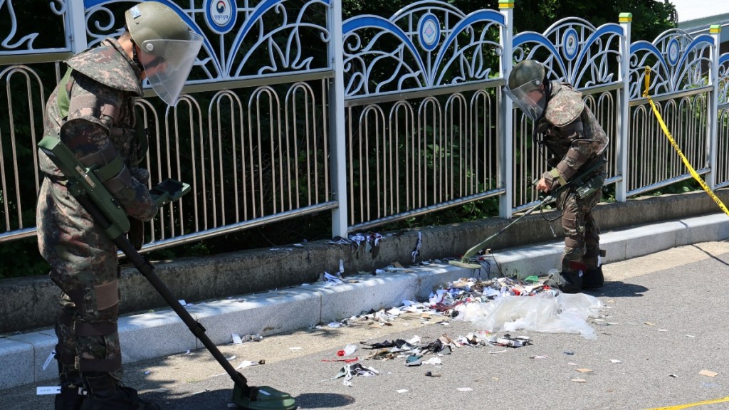 South Korea, South Korea airport, north korea, north korea balloon, balloons south korea, north korea balloons south korea South Korea, South Korea airport, north korea, north korea balloon, balloons south korea, north korea balloons south korea