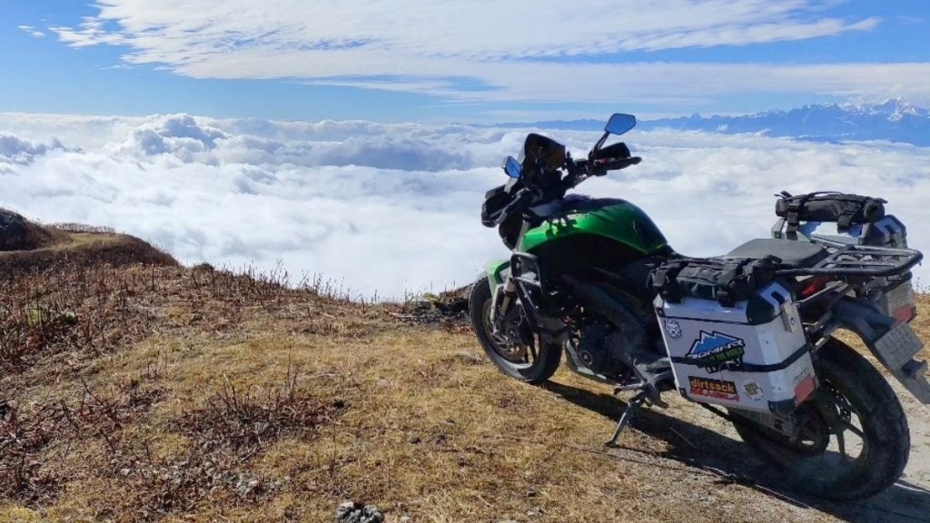 bajaj dominar ride
