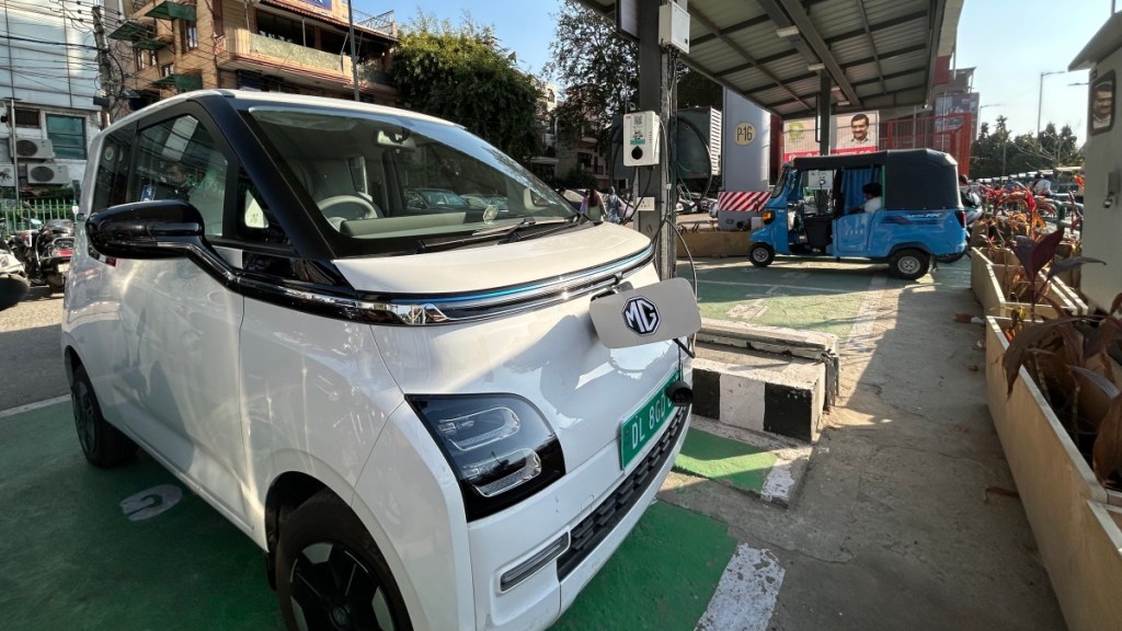 ev charging station delhi