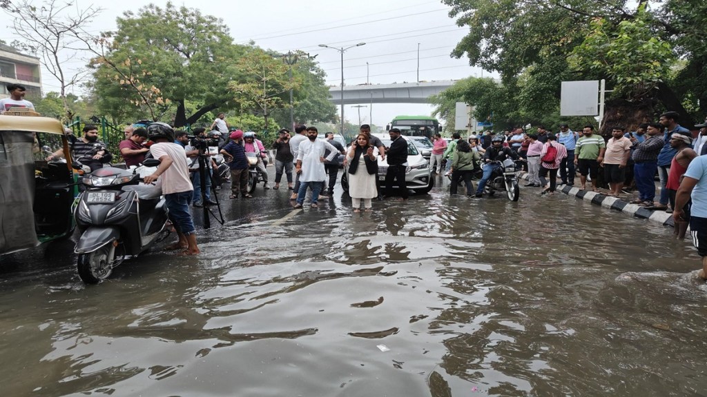 Heavy Rainfall in Delhi, Delhi NCR Rains Live: Heavy Delhi rains have led to a lot of damage at airport, roads and various areas of the National Capital.