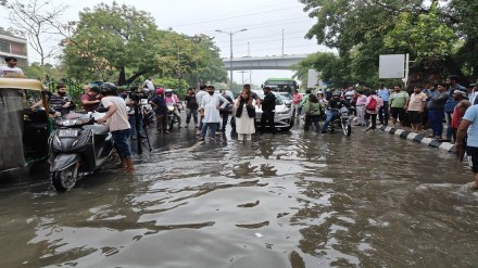 Heavy Rainfall in Delhi, Delhi NCR Rains Live: Heavy Delhi rains have led to a lot of damage at airport, roads and various areas of the National Capital.