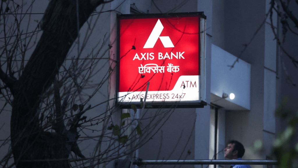 Axis Bank‘s share price fell more than 6%, Axis Bank Q1 results Axis Bank‘s share price fell more than 6%, Axis Bank Q1 results