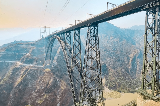 The bridge stands at a height of 1,178 feet above the riverbed, surpassing the iconic Eiffel Tower in Paris by 35 metres. (Photo: Ministry of Railways)