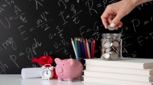 In 2022-23, the central budget for education is projected to fall short by Rs 7,100 crore, or 7% less than planned. (Image source: Freepik)