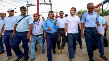 Rahul Gandhi with loco pilots