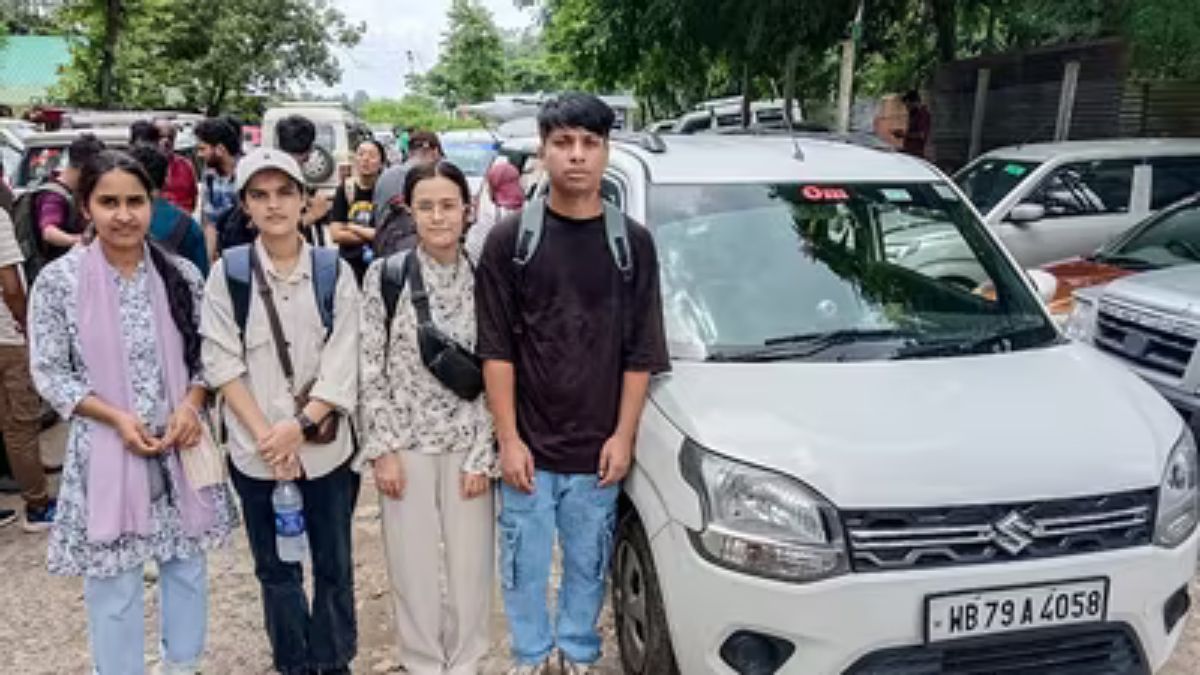 Students arrive in India from Bangladesh after immigration clearance amid a countrywide protest, on Saturday.