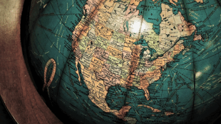 The global spread of political polarization has intensified (Photo: Reuters)