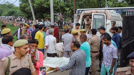 Over 120 killed in Hathras 'satsang' stampede, cops at accident site, Bhole Baba's Ashram Over 120 killed in Hathras 'satsang' stampede, cops at accident site, Bhole Baba's Ashram