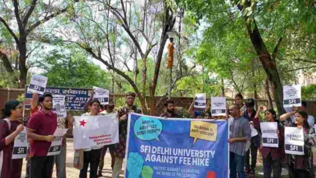 KYS protests fee hike and substandard study materials at Delhi University