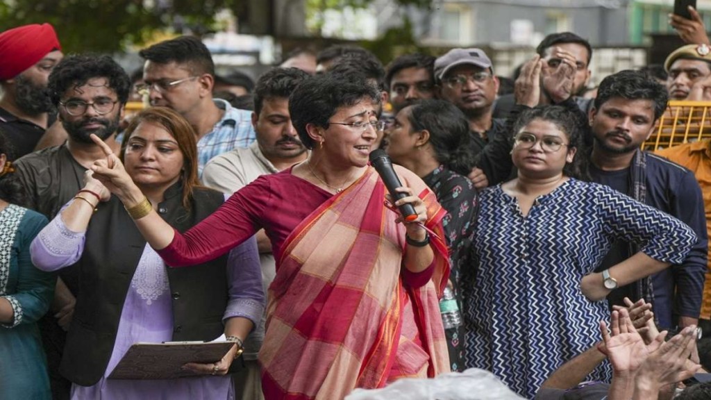 Rajinder Nagar incident: AAP ministers meet with UPSC aspirants amid protests Rajinder Nagar incident: AAP ministers meet with UPSC aspirants amid protests