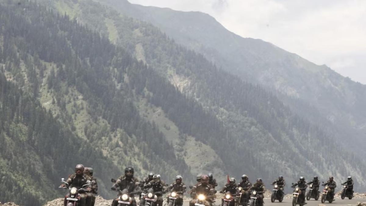 Ladakh's unusual heat wave brings travel disruption, delays; 12 flights grounded in last three days Ladakh's unusual heat wave brings travel disruption, delays; 12 flights grounded in last three days