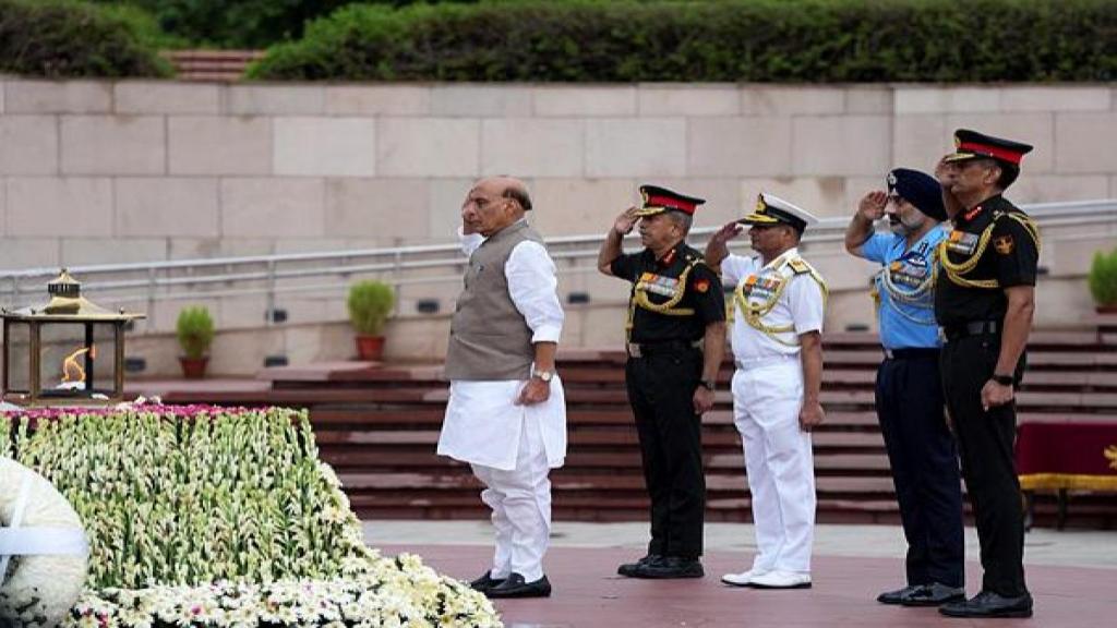 Kargil Vijay Diwas 2024 wishes: 10 heartfelt messages and quotes to share to honor our brave soldiers