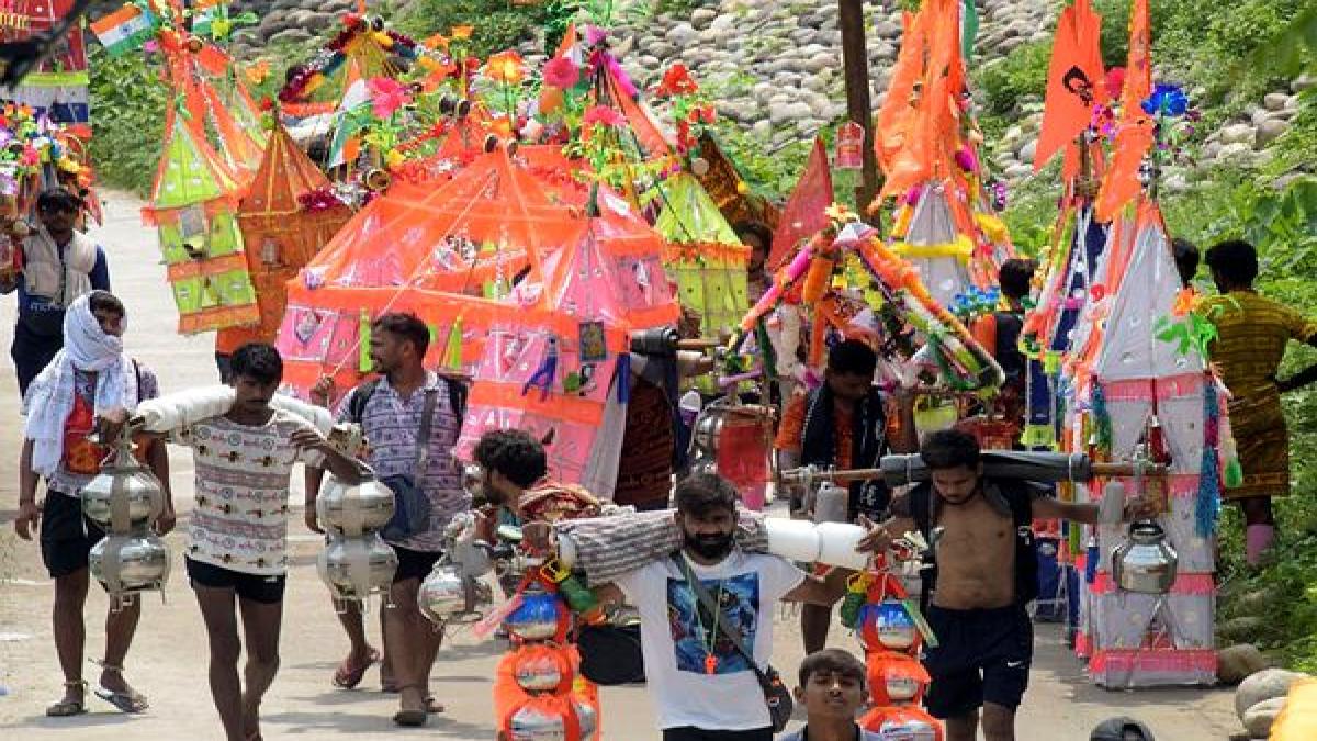 Kanwar Yatra: SC extends stay on UP, Uttarakhand directives for shops and restaurant owners to display staff names