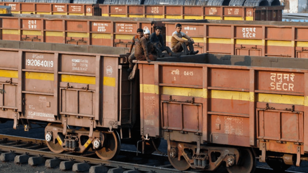 Jupiter Wagons share price falls 3%, Jupiter Wagons QIP Launch today