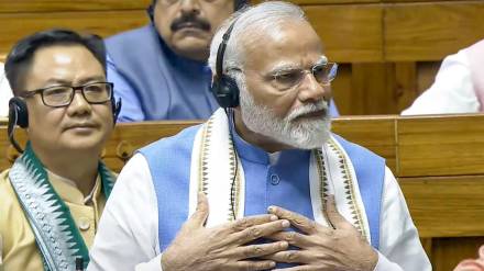 Modi takes Sholay jibe at Congress Modi takes Sholay jibe at Congress