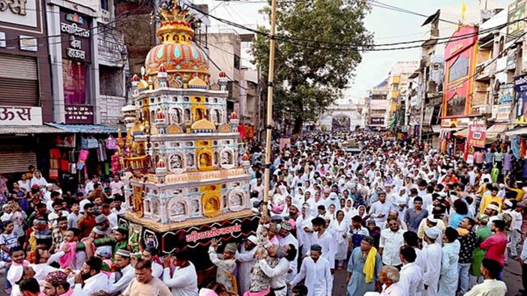 Stone pelting during Muharram procession in Maharashtra's Buldhana, 10 injured