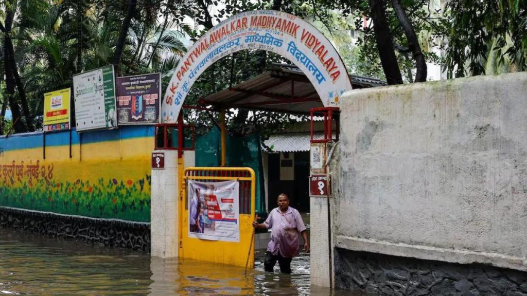 mumbai rains,mumbai, mumbai weather, mumbai temperature, mumbai weather today, mumbai news, monsoon in maharashtra, bmc, bmc rains, rains in mumbai