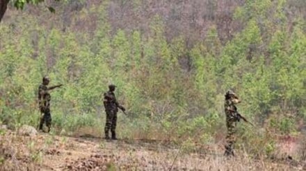 IED blast by Naxalites in Chhattisgarh kills 2 security personnel, injures 4 IED blast by Naxalites in Chhattisgarh kills 2 security personnel, injures 4