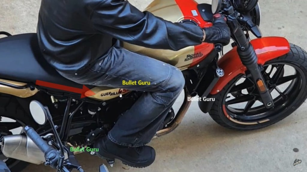 Royal Enfield Guerilla 450 dual-tone