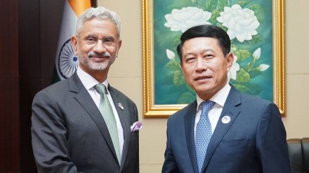 S Jaishankar with Sonexay Siphandone