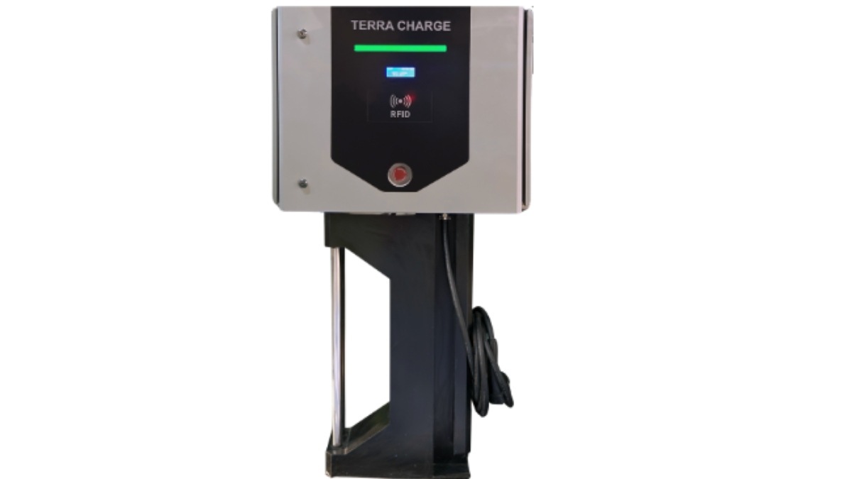 TAKA Charger