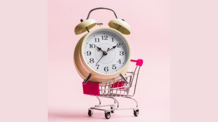 One of the key variables driving the functioning of quick commerce is the use of dark stores. (Image Credits: Freepik)