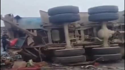Unnao accident: 18 killed, 19 injured as double-decker bus collides with milk tanker on Agra-Lucknow Expressway