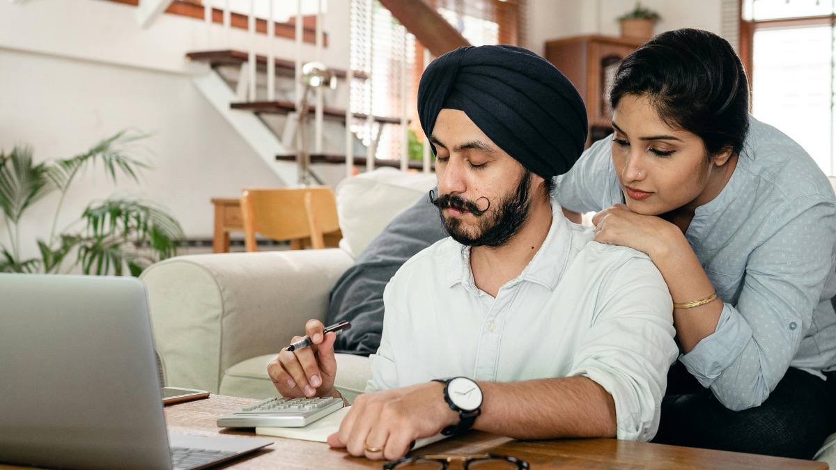 Indian couple filing income tax online