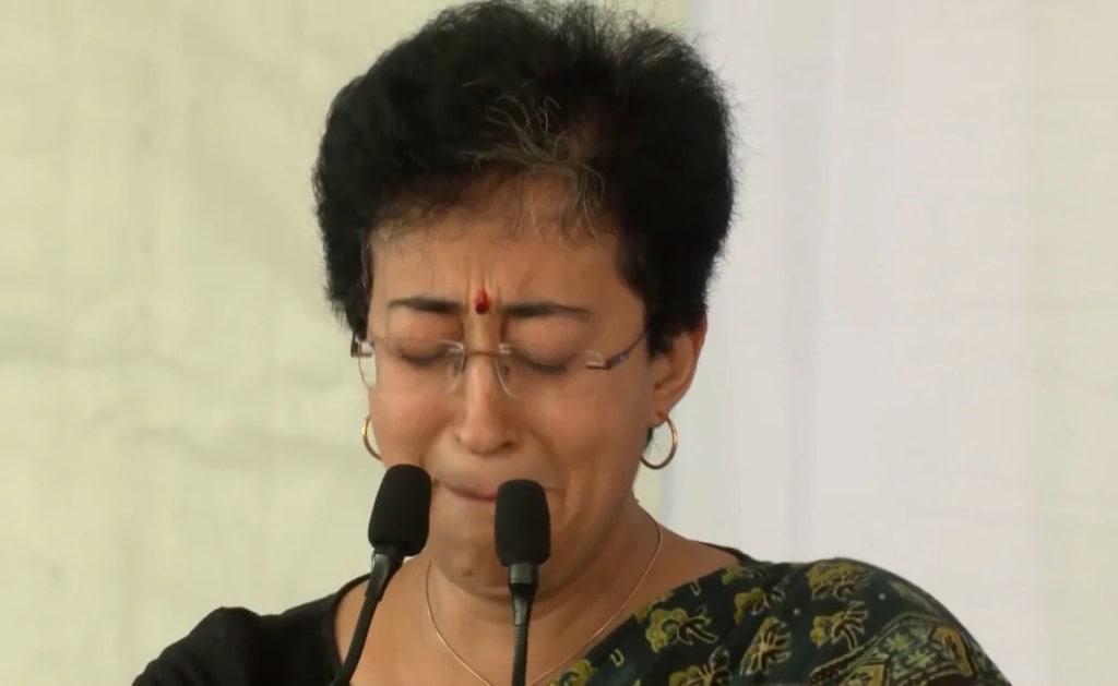 Atishi sheds happy tears as AAP's Manish Sisodia gets bail | Watch