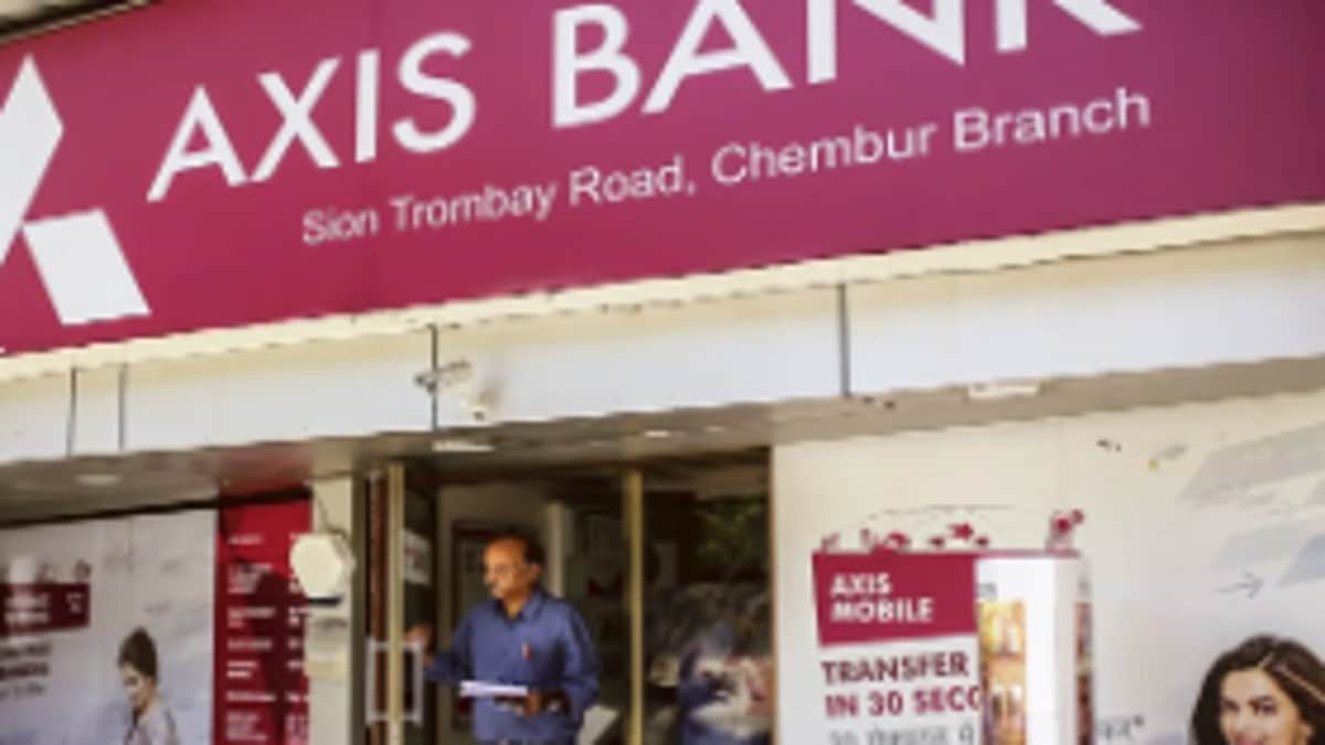 Axis Bank Burgundy Private credit card is also designed for HNIs.