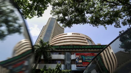 The Bombay Stock Exchange (BSE) benchmark index dropped by 1,181.84 points, or 1.43%, over the past week.